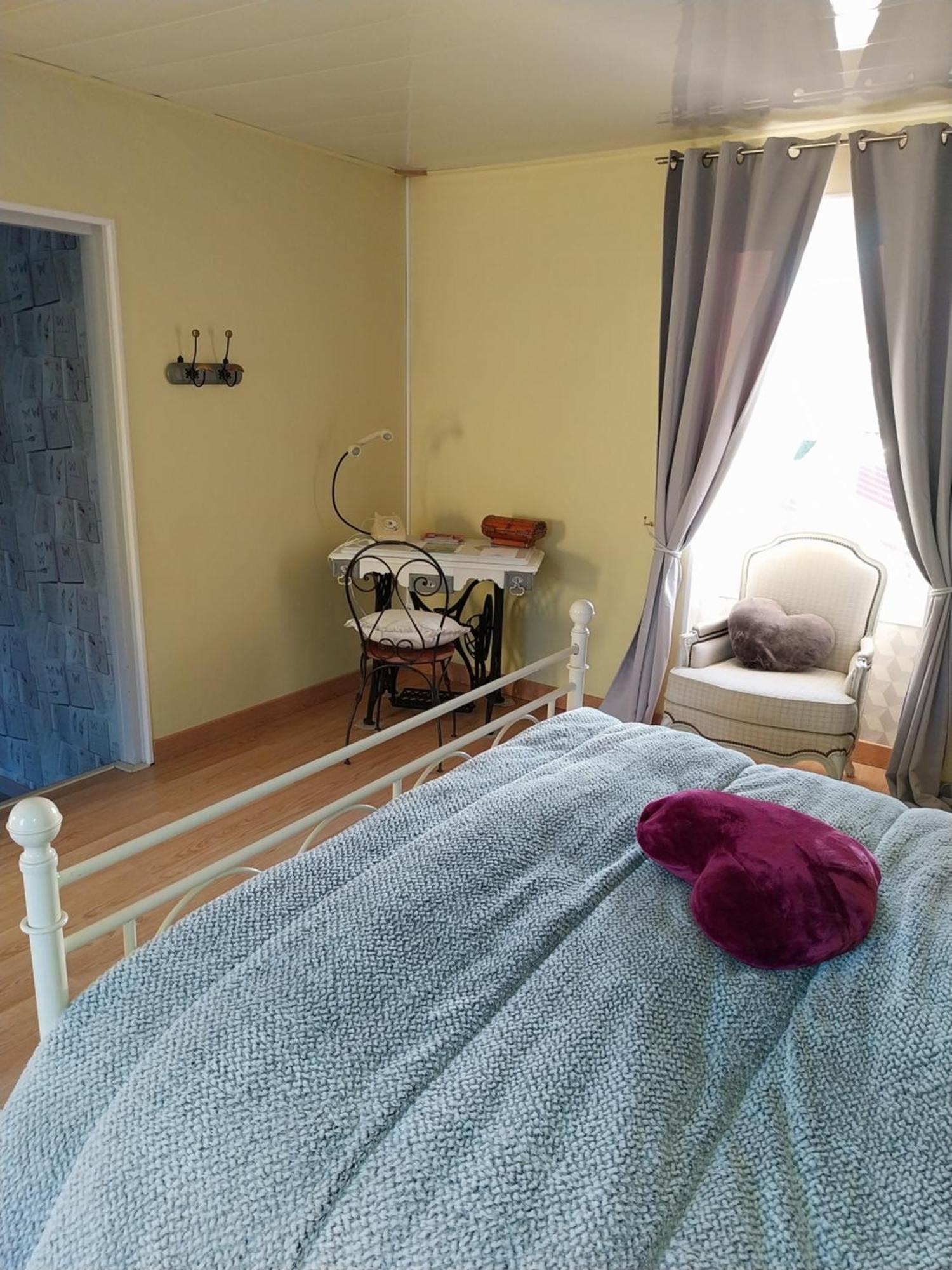 Chambre D Hote Les Frangins Avrillé Екстериор снимка